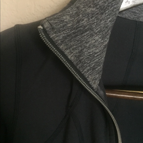RARE lululemon jacket - Picture 4 of 5